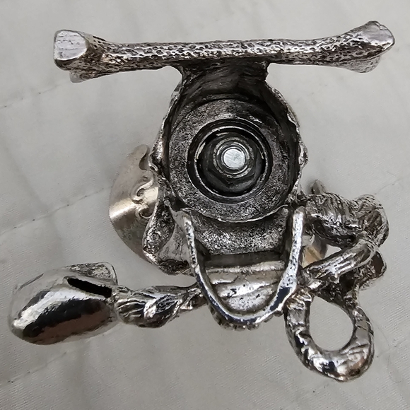 81g, Silvertone Skull Sphere Holder, 5.5x4x4 (approx.), 4cm diameter Holder, New - Picture 5 of 9